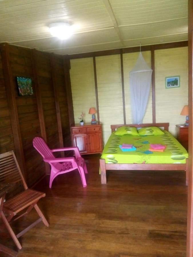 Gites Les Lodges Des Hauts De Deshaies Buitenkant foto